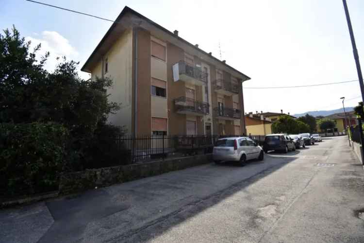 Appartamento in Via Portinari 10, Chiampo, 5 locali, 1 bagno, garage