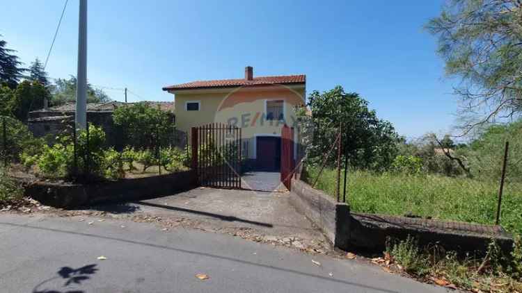 Villa in VIA EREDITA', Ragalna, 6 locali, 2 bagni, giardino privato