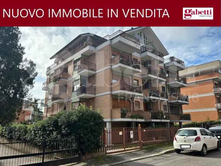 Appartamento in Via Ecetra, Latina (LT)