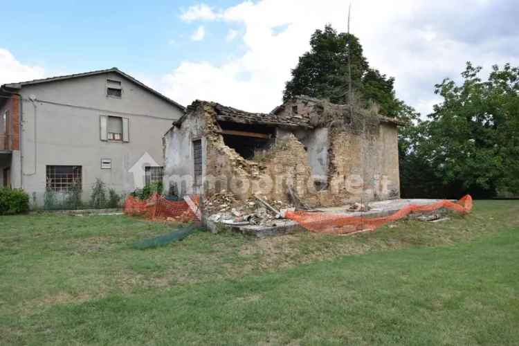 Casa colonica via Ugo La Malfa 38, Amandola