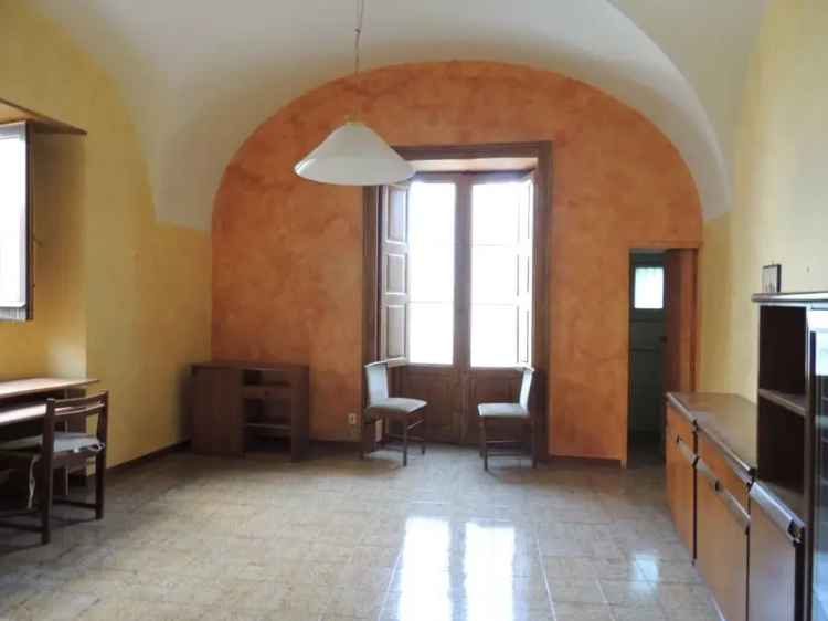 Appartamento in Via Antonino di Sangiuliano, Catania, 6 locali, 225 m²