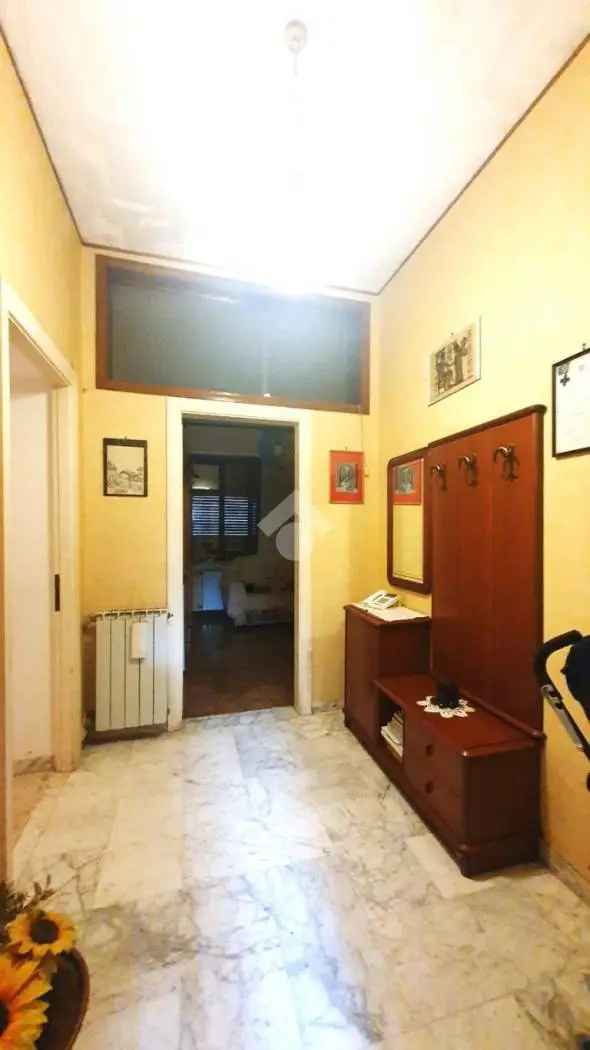 Trilocale viale Garibaldi 136, Centro, Paliano