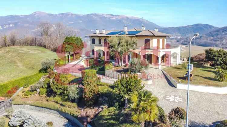 Villa singola in Nuova Provinciale, Calco, 5 locali, 3 bagni, 450 m²