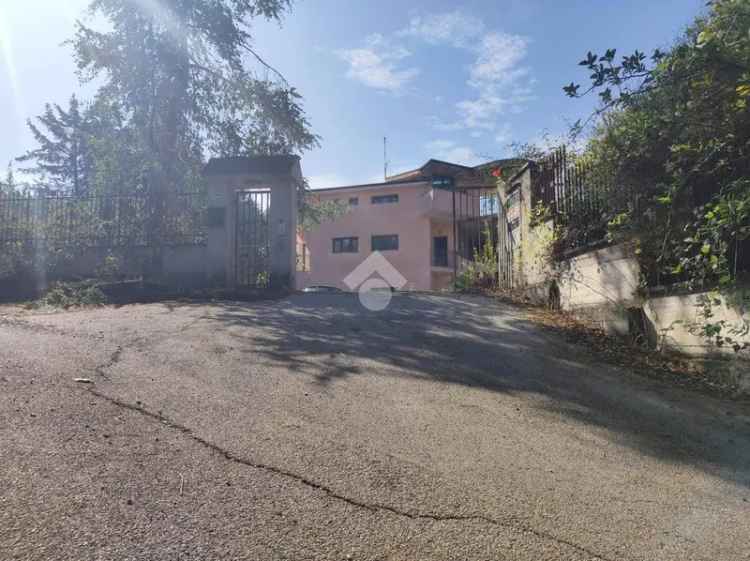 Villa unifamiliare via Rifreddo 300, Potenza