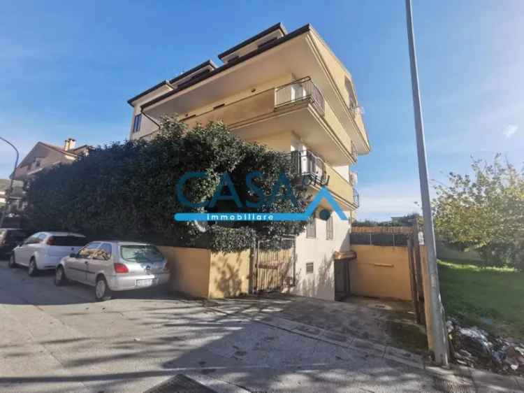 Appartamento in VIALE KENNEDY, Vitulazio, 1 bagno, garage, 80 m²