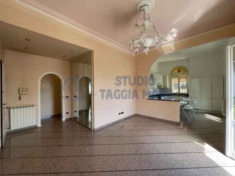 Appartamento in Via Stazione 16, Taggia, 5 locali, 2 bagni, 150 m²