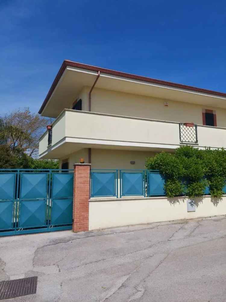 Villa unifamiliare via del Razionalismo, 4, Centro, Sabaudia