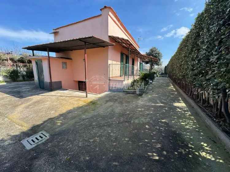 Villa unifamiliare via Spazzilli 39A, Monaci, Giugliano in Campania