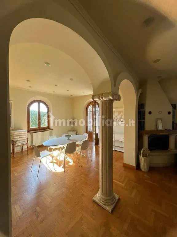 Villa bifamiliare via Amilcare Ponchielli, Centro, Forte dei Marmi