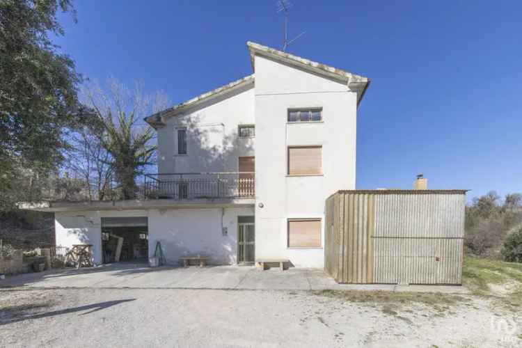 Vendita casa 7 locali di 173 m² in Falerone (63837) - 112492 - iad