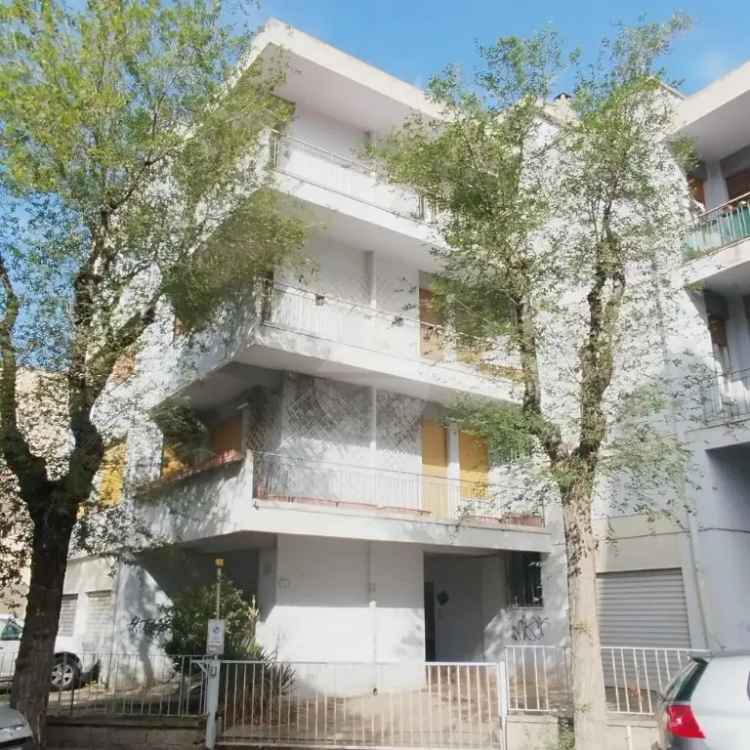 Appartamento in VIA GRAMSCI, Nuoro, 6 locali, arredato, 176 m²