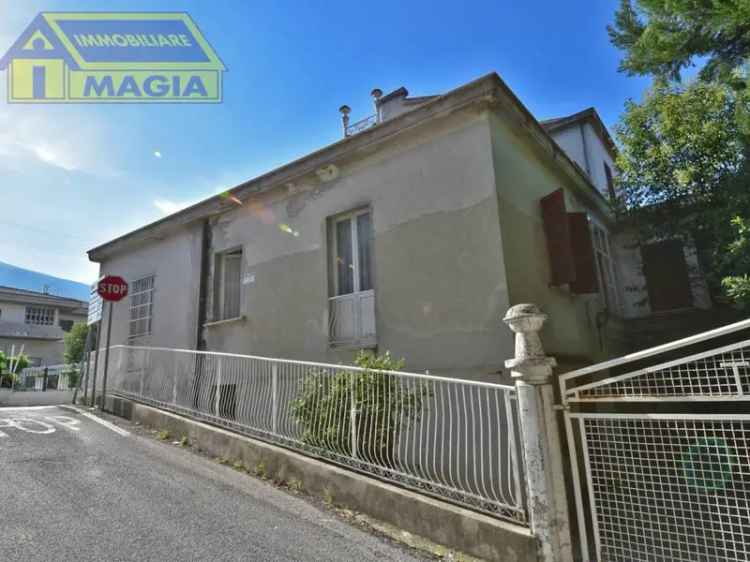 Casa Indipendente in vendita a Civitella del Tronto viale de gasperi villa lempa, 2