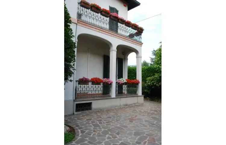 Villa in vendita a Vimercate