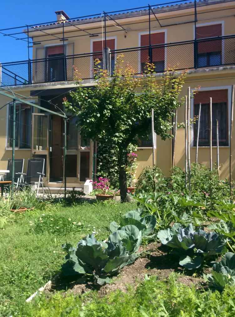 Vendita Villetta a Schiera Murano con Giardino