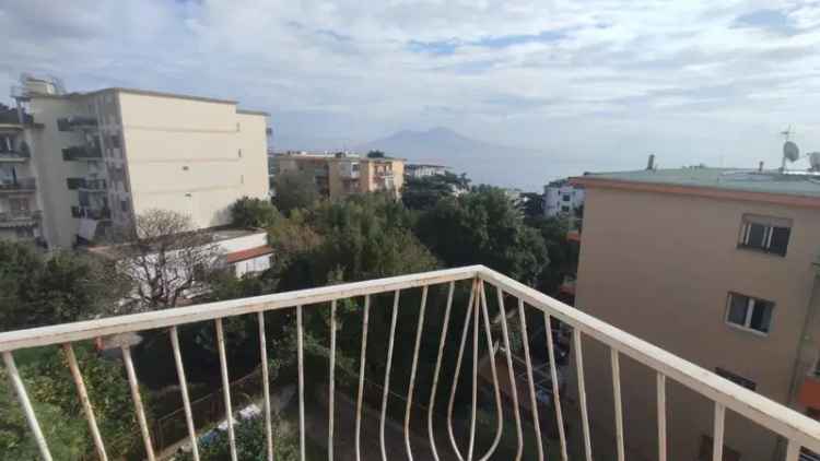 Appartamento in Via Francesco Petrarca, Napoli, 7 locali, 2 bagni