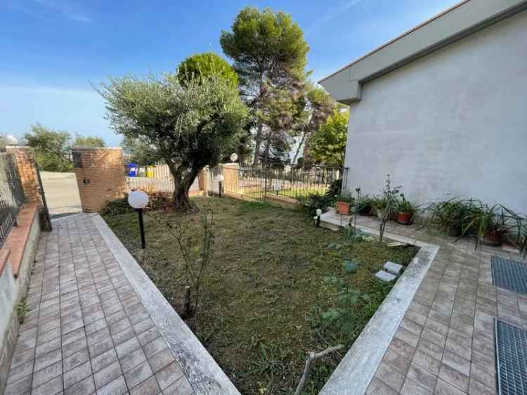 Villa a schiera in Via posillipo, San Benedetto del Tronto, 5 locali