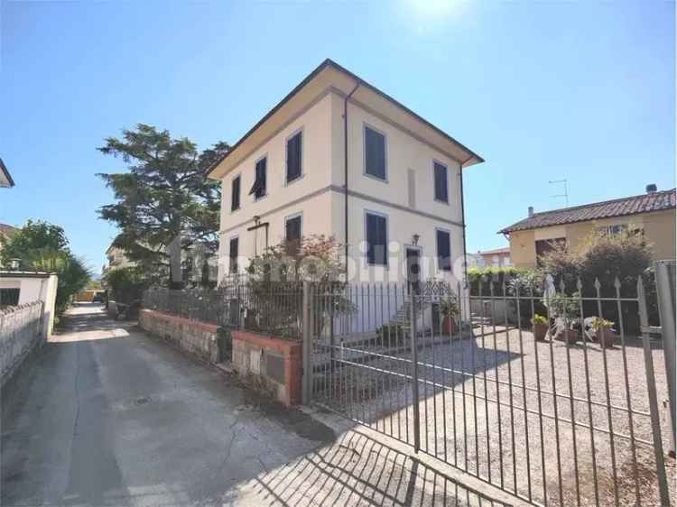 Villa unifamiliare via Mazzarosa, San Concordio, Lucca