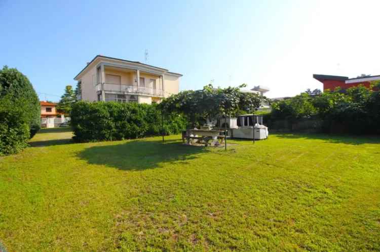 Villa singola 6 locali Gorla Minore 410 mq giardino