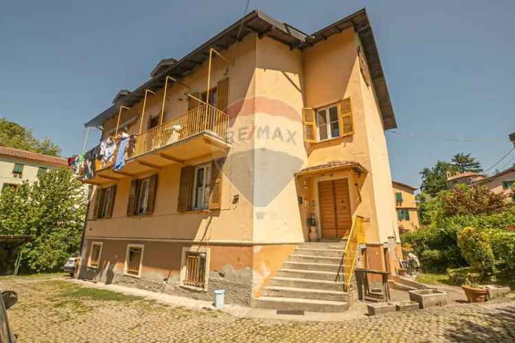 Appartamento in Via alla Vittoria, Busalla, 6 locali, 1 bagno, 86 m²