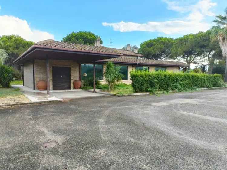 Villa singola in Via Valtellina, San Benedetto del Tronto, 9 locali