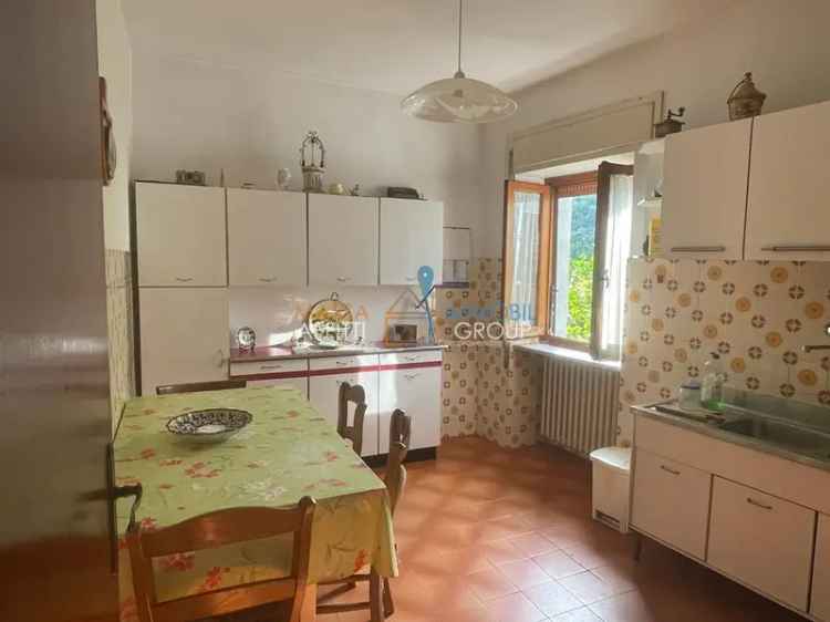 Villa singola in Via Bergiola Vecchia 30, Massa, 6 locali, 3 bagni