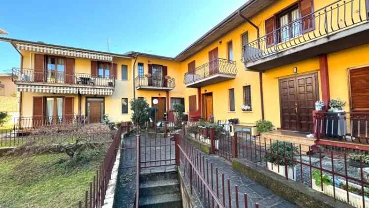 Villa a schiera in Via Lorenzo Gigli, Rovato, 5 locali, 2 bagni