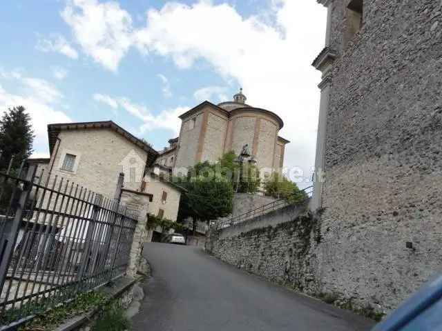 Trilocale via della Valle, Centro, Contigliano