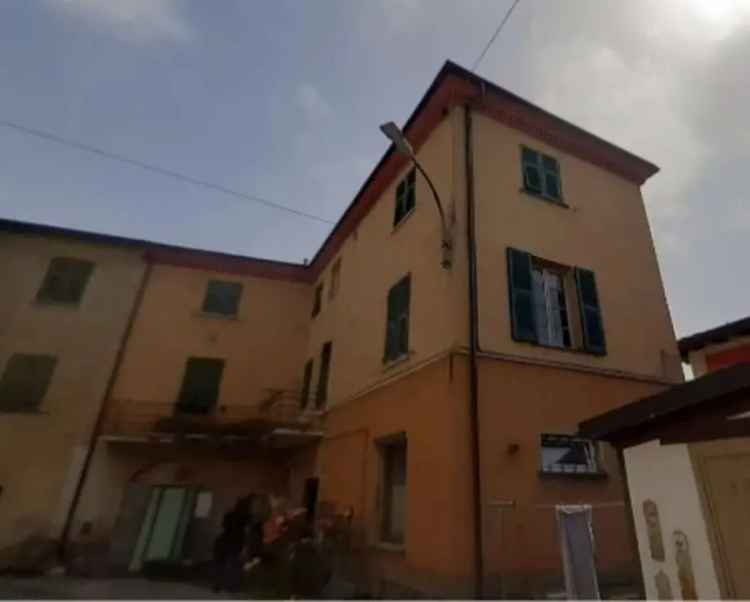 Appartamento in Via Vescovi 42, Arquata Scrivia, 5 locali, 1 bagno