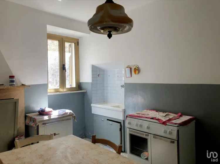 Vendita casa di paese 4 locali di 90 m² in Cagli (61043) - 71491 - iad