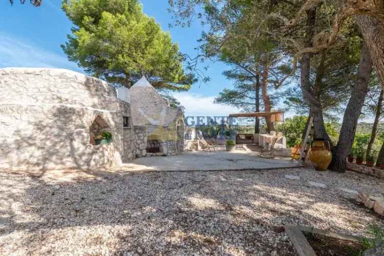 Trullo Contrada Grieco, Campanile, Fumarola, Cavalleriza, Ostuni