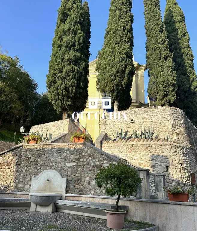 Villetta bifamiliare in Piazza pozzo, Lazise, 8 locali, 2 bagni