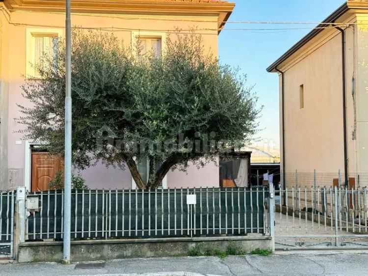 Terratetto unifamiliare 174 m², ottimo stato, Gambettola