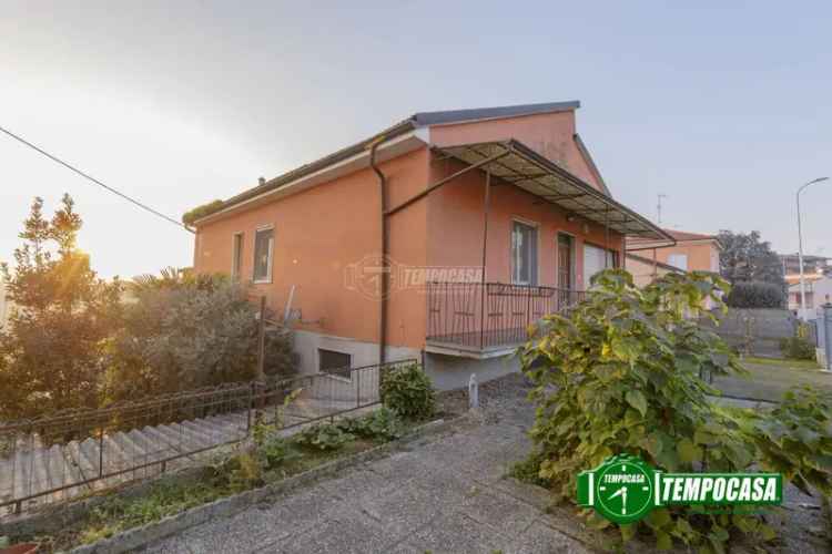 Villa unifamiliare via Montebolone, Viale Cremona, Pavia