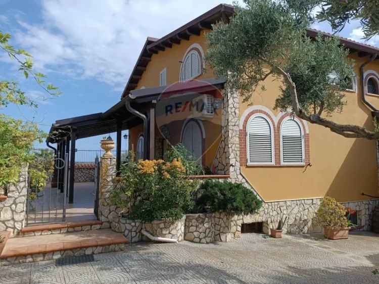 Villa unifamiliare via Marina di Pietrasanta 16, San Leone, Villaseta, Villaggio, Agrigento