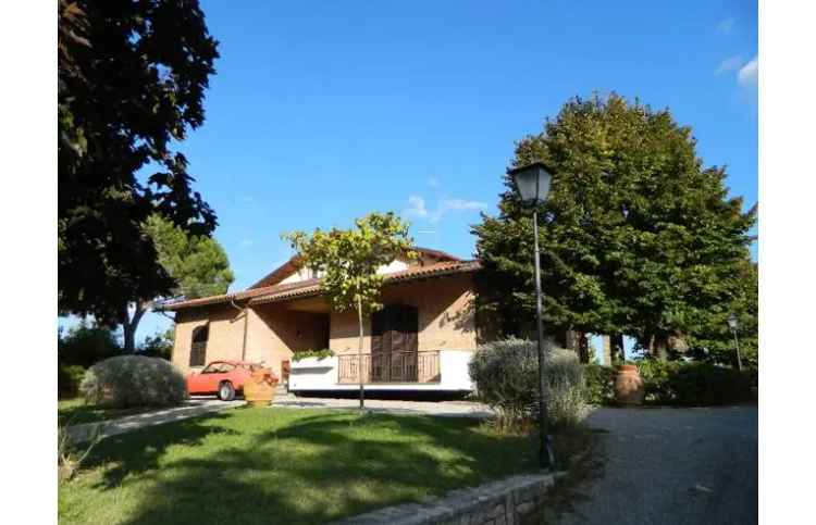 Villa in vendita a Castelnuovo Berardenga