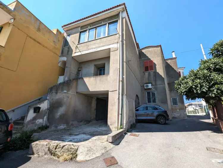 Casa Indipendente in Via Solferino , 00, Monte di Procida (NA)