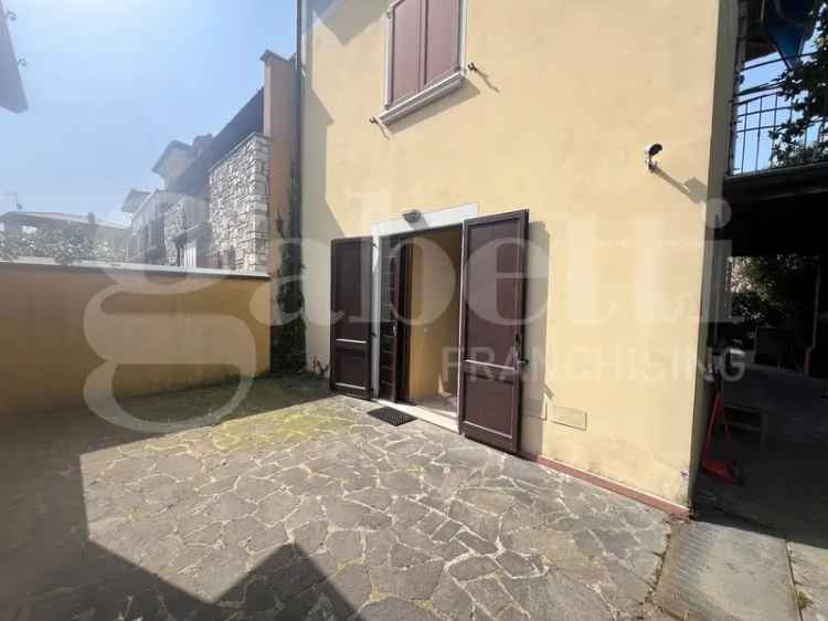 Villa bifamiliare in Via Quinzano, 13/B, Flero (BS)