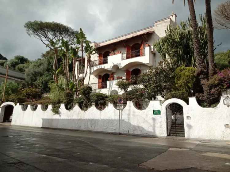 Villa singola in VIA SVINCOLO PORTO, Ischia, 7 locali, 4 bagni