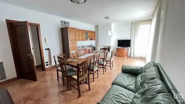 Vendita casa indipendente 15 locali di 400 m² in Altidona (63824) - 106220 - iad