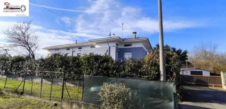 Villa singola in Via Amendola, Cossato, 8 locali, 2 bagni, con box