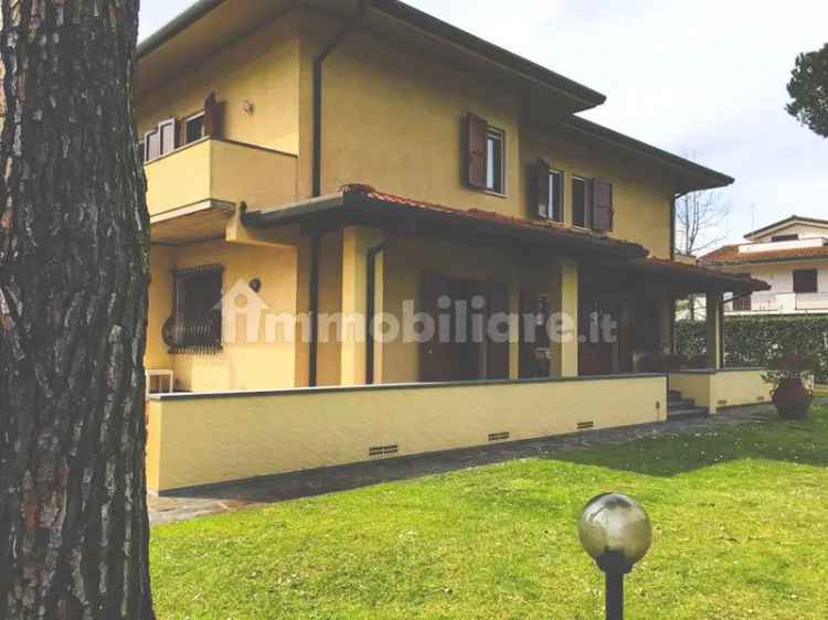 Villa unifamiliare, ottimo stato, 300 m², Centro, Forte dei Marmi