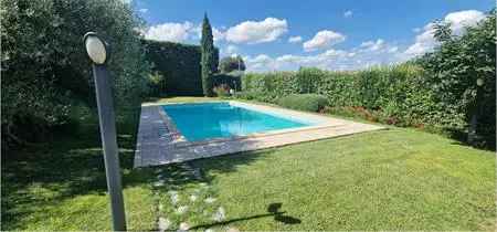 Villa di Lusso con Piscina e Parco a Perugia