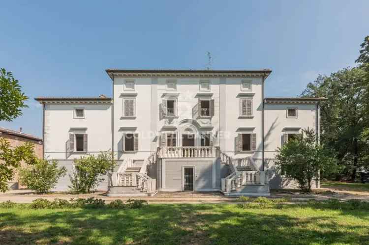 Villa singola in Via Reggiana, Imola, 24 locali, 7 bagni, con box