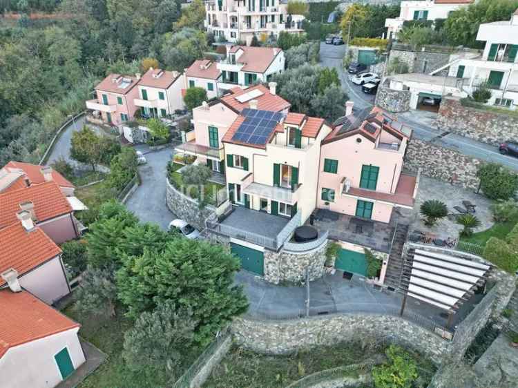 Villa a schiera in Via Poggio del Sole, Albissola Marina, 6 locali