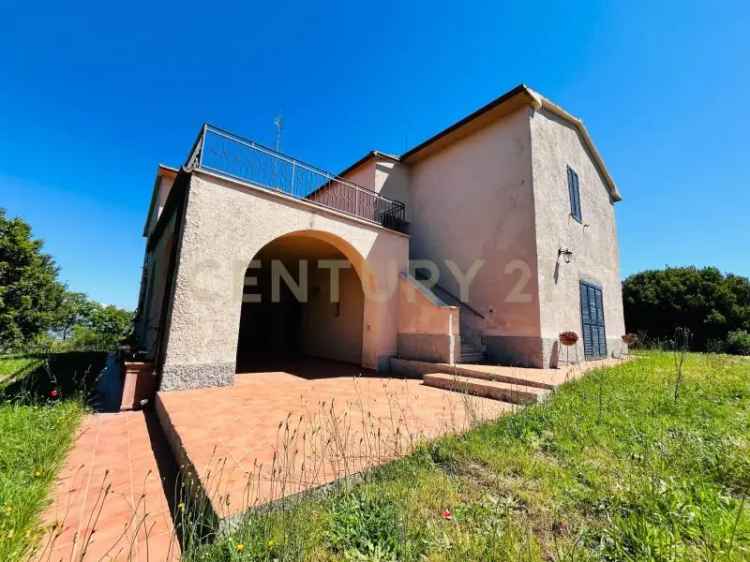 Casa-indipendente in Vendita a Grosseto di 300 m² con 7 locali