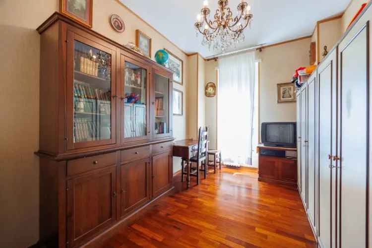 5 Locali in vendita in Corso Monte Cucco , Torino -  n° 531087