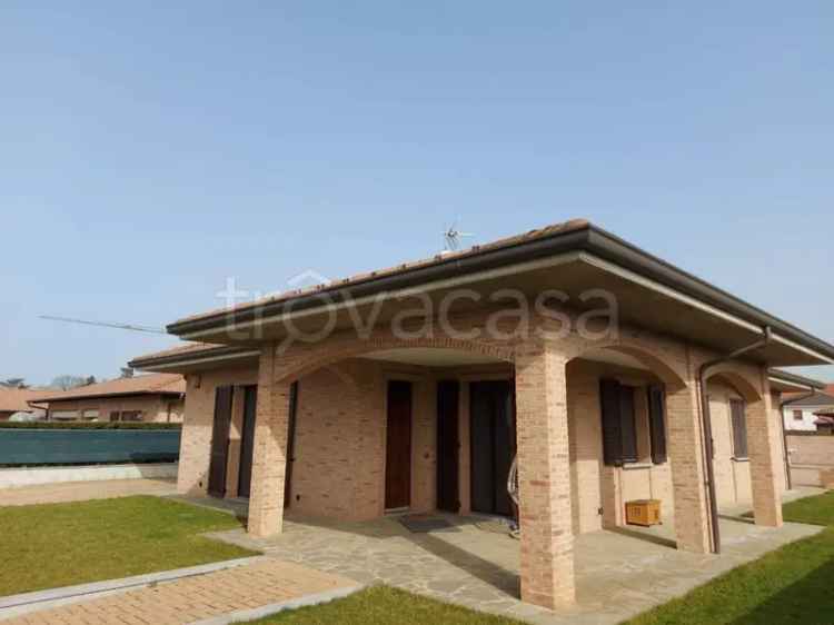 Villa in in affitto da privato ad Alessandria via Carella, 8