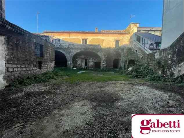 Casa Indipendente in Via Pola, 7, San Prisco (CE)