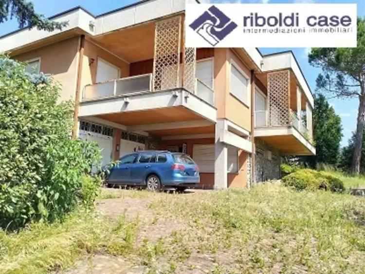 Villa in VIA DON GUANELLA, Carugo, 5 locali, 2 bagni, giardino privato