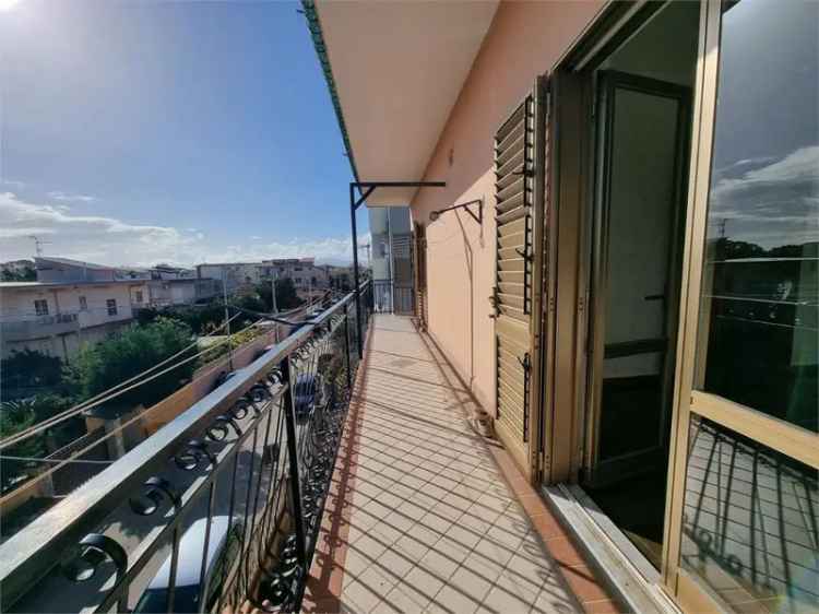 Appartamento in Via bedarida, Catanzaro, 5 locali, 1 bagno, 100 m²